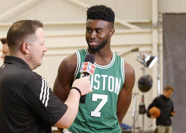 马雷斯卡：后面两轮需全胜才能确保前八，弗法纳眼睛伤的很重（马雷斯卡：收官两战必须全取三分方能稳进前八，弗法纳眼伤情况严峻）