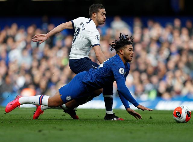 邵佳一将放弃绝大多数30岁以上老将：超10名国脚面临选择！（邵佳一或大幅弃用30岁以上老将，十余名国脚将面临去留抉择）