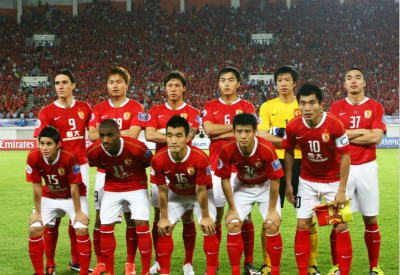 王钰栋承受多重压力，U21、中超、全运会三线作战疲惫不堪（王钰栋三线鏖战承压：U21、中超、全运会让他疲惫不堪）