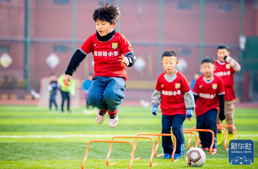 福布斯体育：勇士加入字母争夺战，可提供4首轮+追梦等筹码（福布斯体育：勇士插足字母哥争夺战，或拿出4首轮签+追梦作为筹码）