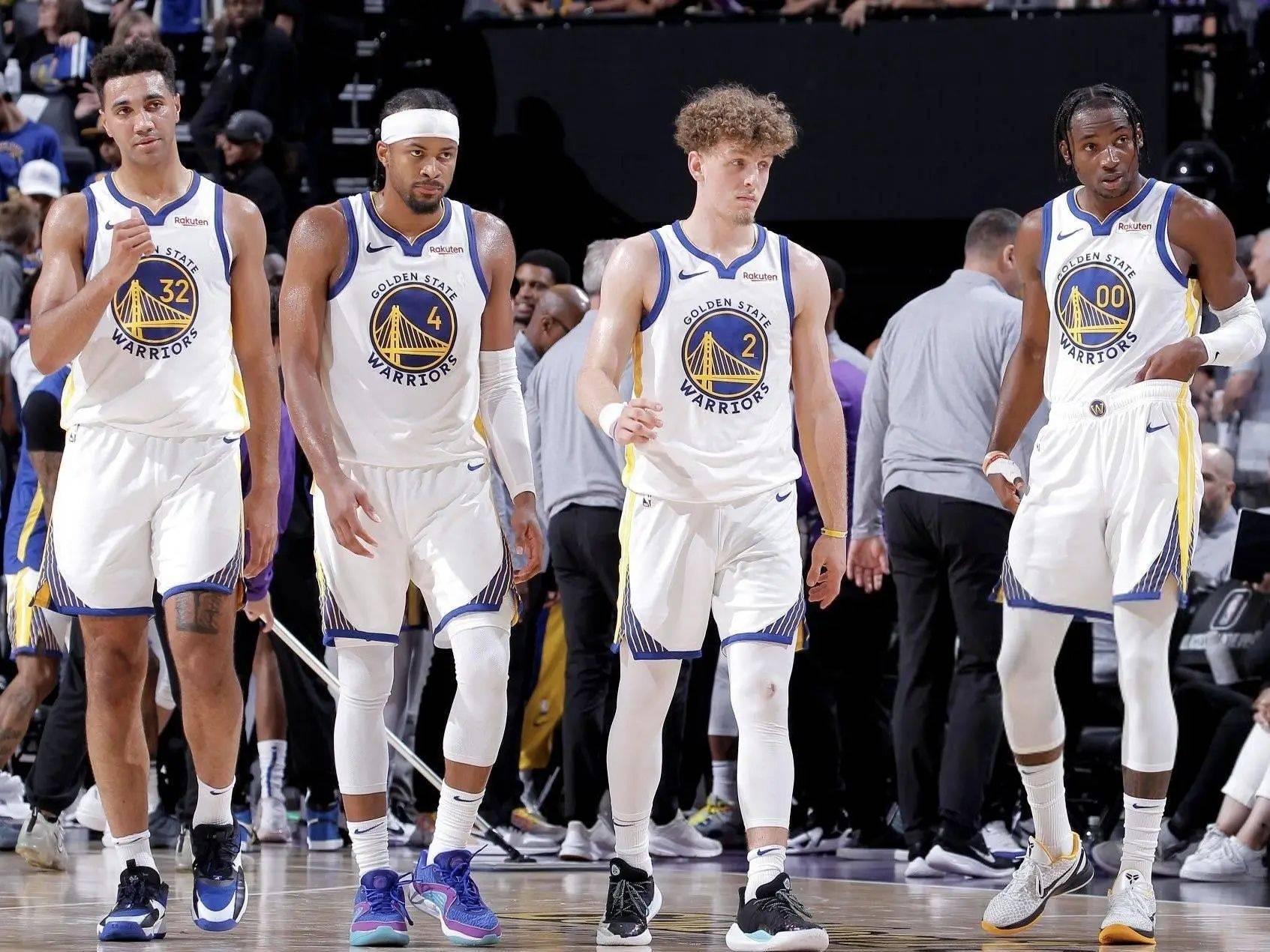 提前布局，世体：齐达内想带执教皇马时的2名助手同去法国队（世体：齐达内提前筹划，若执掌法国队将携皇马时期两位助手）