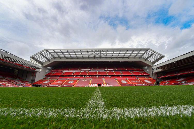 达万庆祝足协杯夺冠：我无比开心能实现这个将永存于心的梦想（达万欢庆足协杯加冕：实现一生难忘的梦想让我无比欣喜）